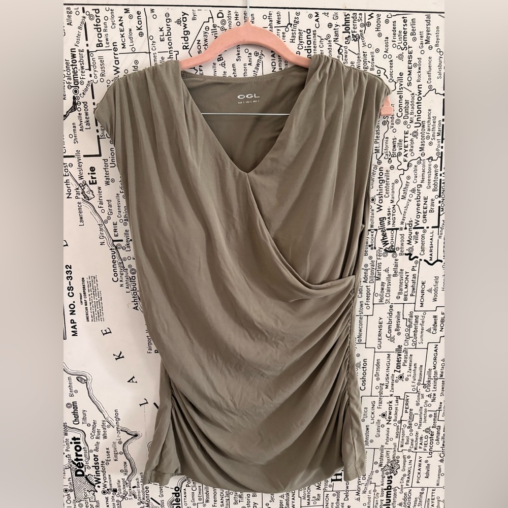 🚨SOLD 🚨NWOT OGL Olive Green Short Sleeve Top